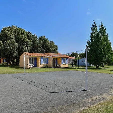 Vakantiehuis Comfy Holiday In Saint-savinien With Sauna